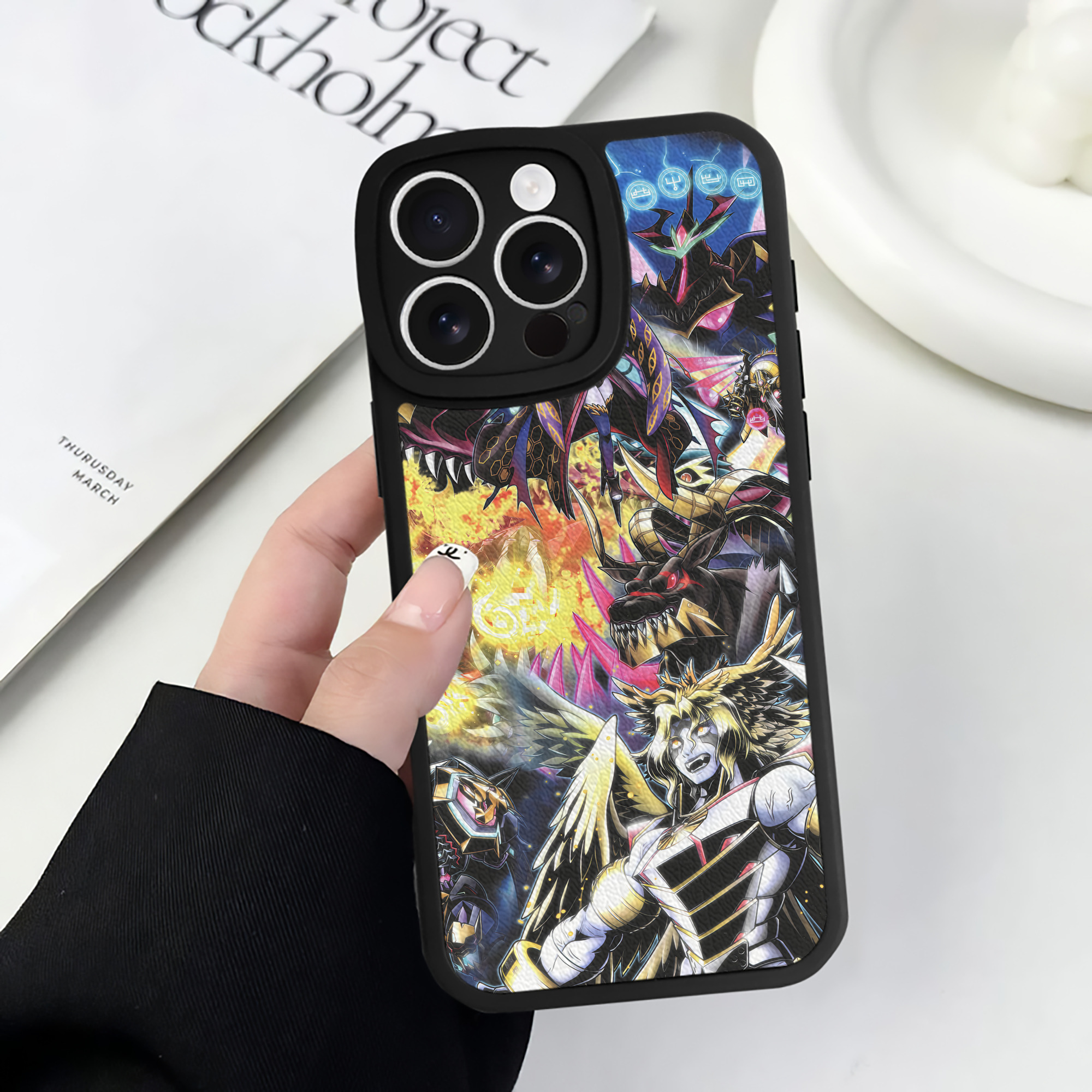 （画像用） Digimon デジタルモンスター/デジモン 【iPhone 16シリーズ対応】シリコンスマホケース（レザー調） 材質：シリコン
